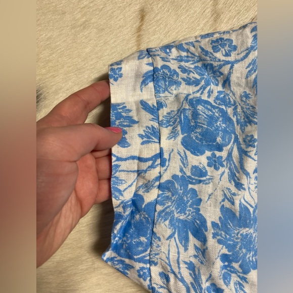 Bellambra Blue & White Floral 100% Linen Top - Picture 6 of 8